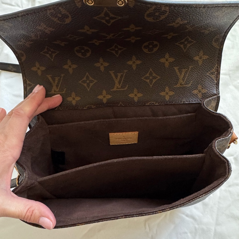 Louis Vuitton Pochette Métis - Picture 6 of 16